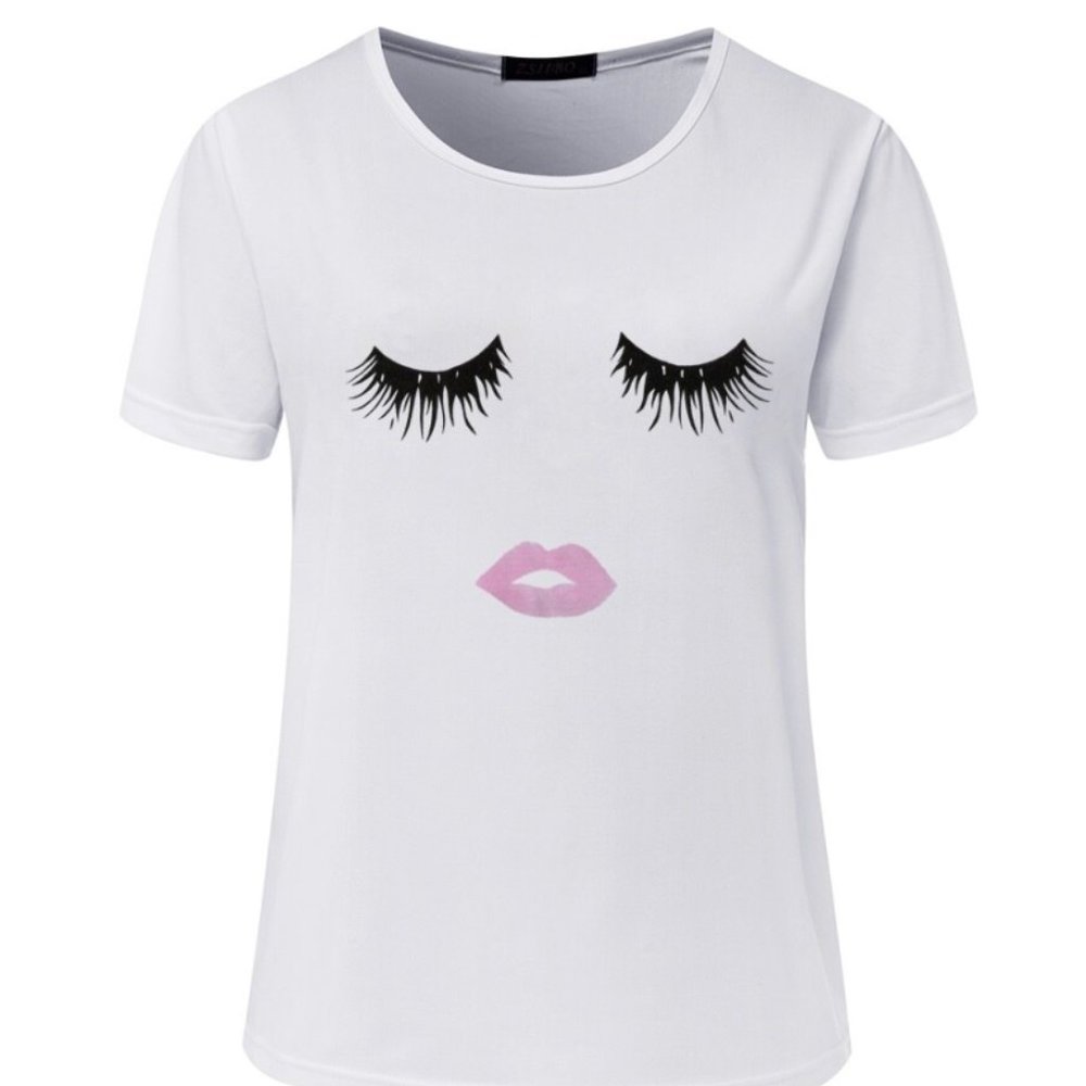 ✨HP✨Eyelashes and Lips T-Shirt - Picture 4 of 5